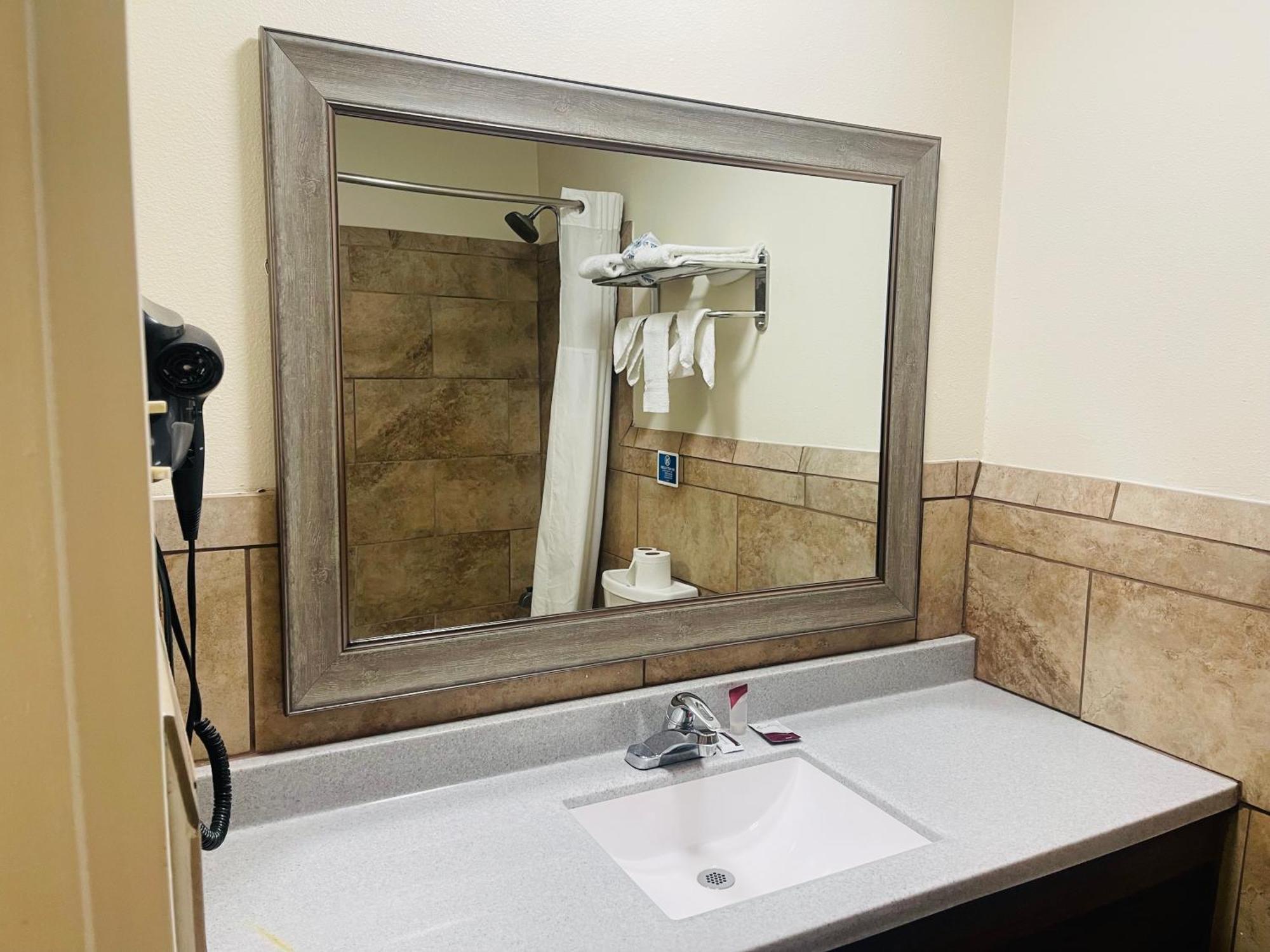 Bourbon Capital Inn Bardstown Bagian luar foto