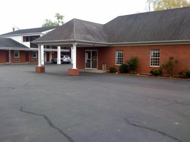 Bourbon Capital Inn Bardstown Bagian luar foto
