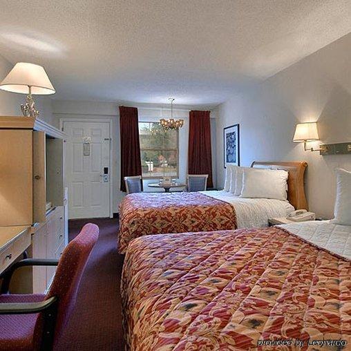 Bourbon Capital Inn Bardstown Bagian luar foto